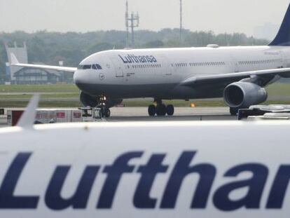 Un avi&oacute;n Airbusl A330-300 de la aerol&iacute;nea alemana Lufthansa. 