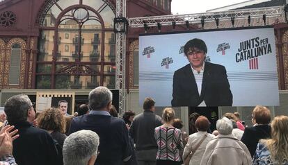 El candidato de JxCat a las elecciones europeas, Carles Puigdemont, en un acto de campaña por vía telemática. 