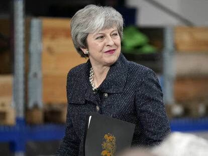 La primera ministra de Reino Unido, Theresa May, este viernes en Grimsby.