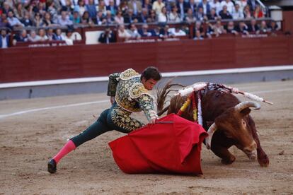 &#039;El Juli&#039; en su primer toro, en Las Ventas.  