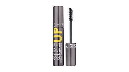 Máscara de pestañas volumen extralargo de Size Up para smokey eye