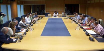 Un momento de la reunión de la Comisión de Economía, Hacienda y Presupuestos.