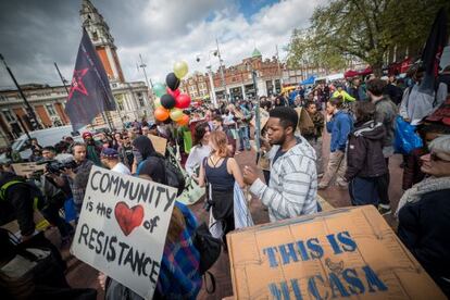 Protesta, en abril pasado, contra la política de vivienda en Brixton, barrio de Londres en el que la subida de precios en el mercado inmobiliario ha forzado la salida de muchos vecinos hacia la periferia.