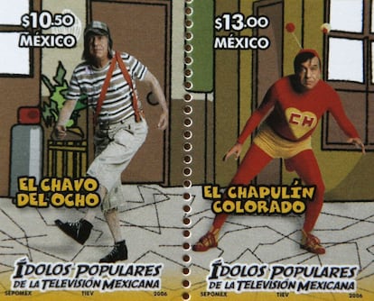 En la imagen, dos de los sellos postales que reproducían a El Chavo del Ocho y al Chapulín Colorado. En 2006, México lanzó cinco estampillas de estos dos personajes como parte de la serie 'Ídolos populares de la televisión mexicana'.