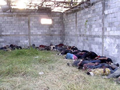 Los 72 cadáveres, en una nave abandonada en San Fernando.