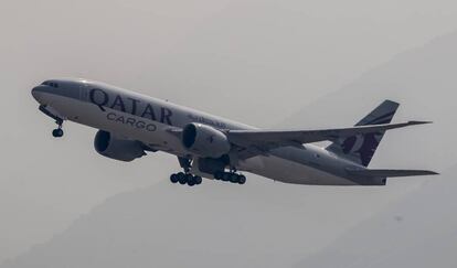 Un Boeing 777 de la compañía aérea Qatar Airways Cargo.