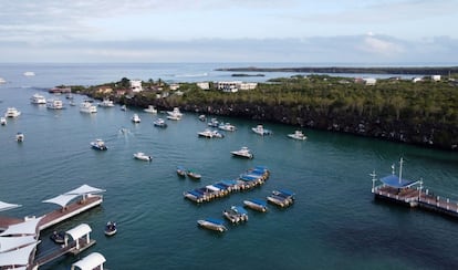 As embarcações do Parque Nacional Galápagos foram mobilizadas para transladar doentes e testes. O arquipélago registrou uns 1.380 casos de covid-19 e 16 mortes, frente a mais de 370.000 contágios e 18.000 óbitos em todo o Equador.