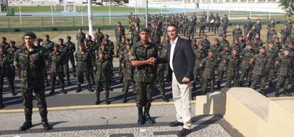 Bolsonaro na Fortaleza de S&atilde;o Jo&atilde;o, no Rio.