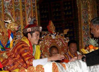Bután ha celebrado la coronación de el nuevo rey, un joven de 28 años educado en Oxford
