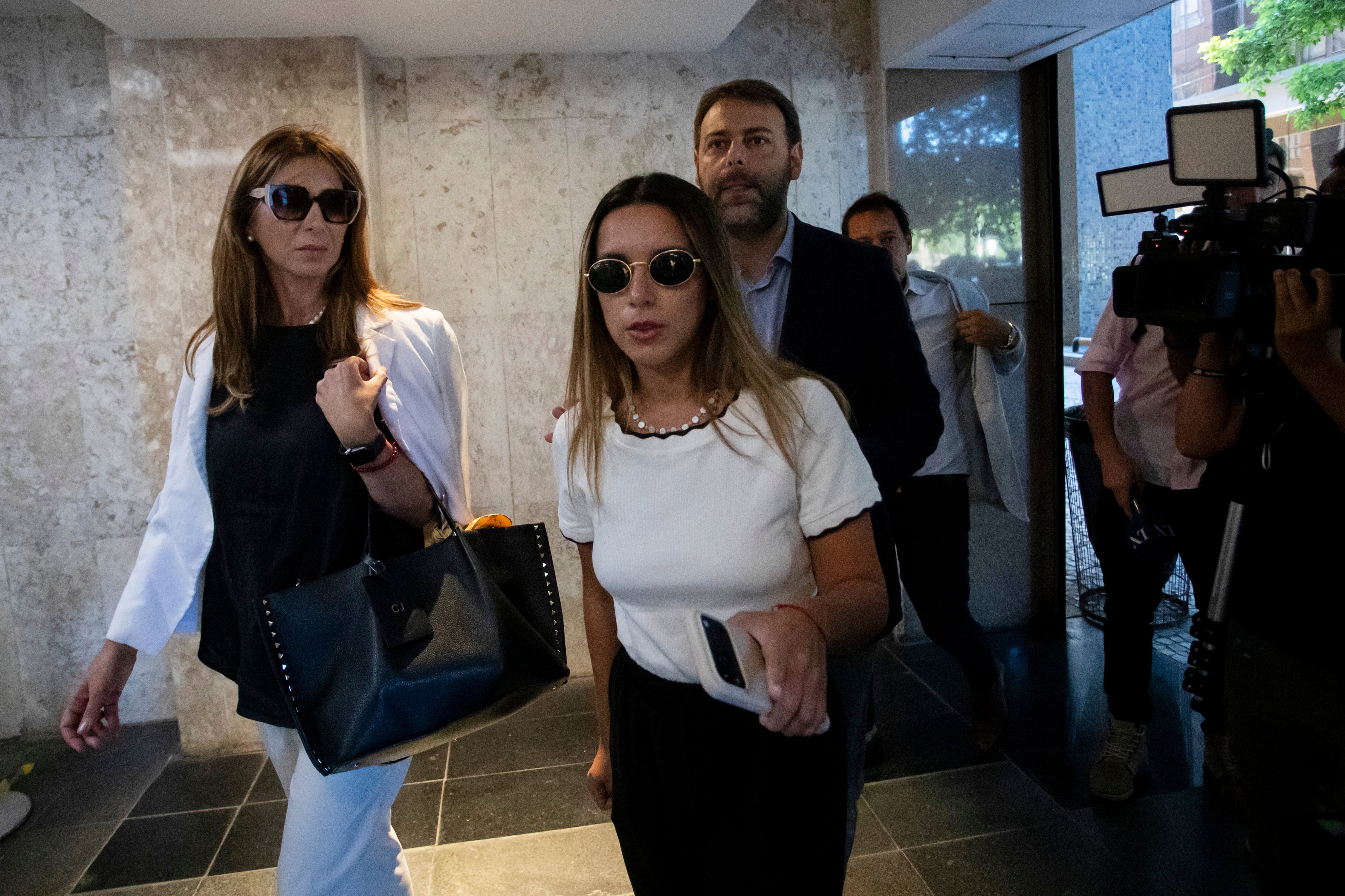 Brasil juzga a una turista argentina por insultos racistas contra varios camareros en un bar carioca