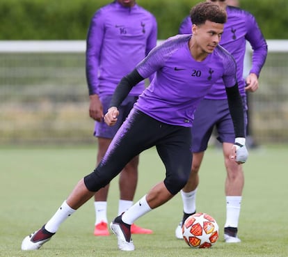 Delle Ali, durante el último entrenamiento del Tottenham.