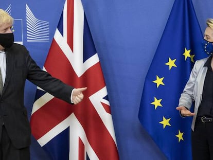 El primer ministro británico, Boris Johnson, y la presidenta de la Comisión Europea, Ursula von der Leyen, el miércoles en Bruselas.