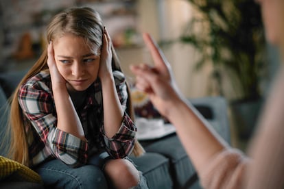 A los niños que se crían bajo un perfil de apego evitativo les cuesta desarrollar su parte emocional.