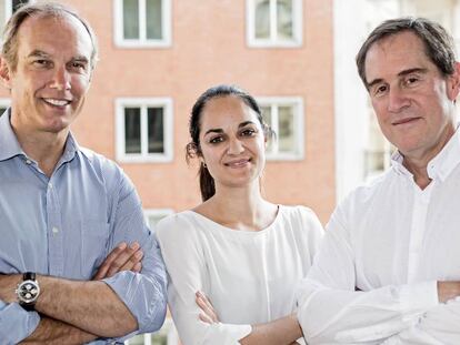 Nico Goulet y Alberto G&oacute;mez, socios fundadores de Adara Ventures, junto a Roc&iacute;o Pillado, nueva socia de la firma.