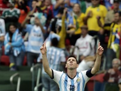 Messi celebra un gol ante Nigeria. / FERNANDO VERGARA (AP)