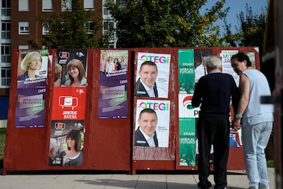 Cartel electoral en 2016 de los tres partidos de izquierdas. Entonces la cara de Podemos era Pili Zabala, ahora es Pilar Garrido.