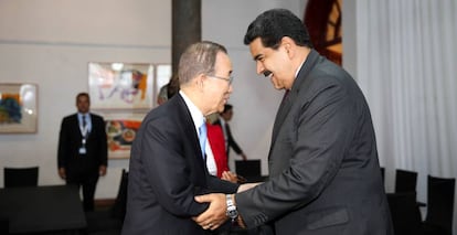 El presidente de Venezuela, Nicolás Maduro, saluda al secretario general de la ONU, Ban Ki-moon.