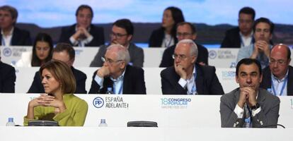 Maria Dolores de Cospedal y Fernando Martínez-Maillo, el domingo, en el congreso nacional del PP.