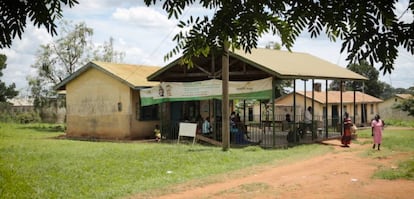 En el centro de salud del distrito de Mayuge, en la región de Busoga, tratan y operan a afectados por el tracoma.