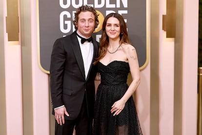 Jeremy Allen White y Addison Timlin en la gala de los Globos de Oro celebrada el 10 de enero, en Beverly Hills (California). 