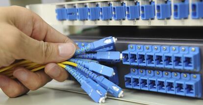 Cables y servidores para fibra óptica