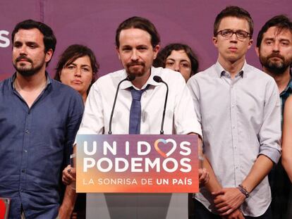 Rueda de prensa de Pablo Iglesias, Alberto Garzón e Iñigo Errejón después de conocer los resultados electorales.