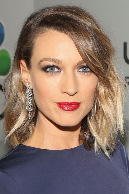 El rubio y las ondas surferas combinan a la perfección con esta longitud. En la imagen, la estadounidense Natalie Zea.