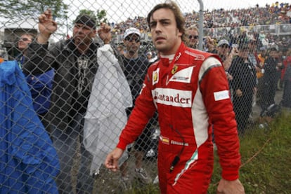 Fernando Alonso, tras su abandono.