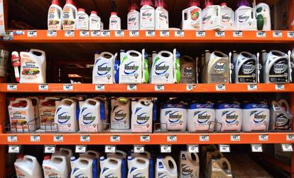 Botes de Roundup en un supermercado de California. 