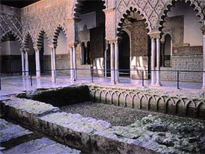 Excavación en el patio de las Doncellas, en el palacio de Pedro I de Castilla, para recuperar el jardín mudéjar original enterrado a finales del XVI bajo un enlosado de mármol.