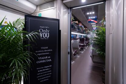 Los vehículos de iryo incluyen una zona reservada para los pasajeros de la tarifa Singular Only You, fruto de la alianza de iryo con Only YOU Hotels. 