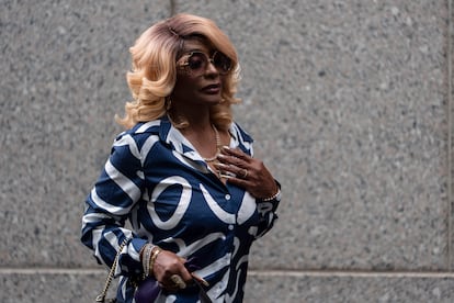 Janice Combs, madre de Sean Combs, llega a la corte el 2 de julio para escuchar el veredicto sobre su hijo.