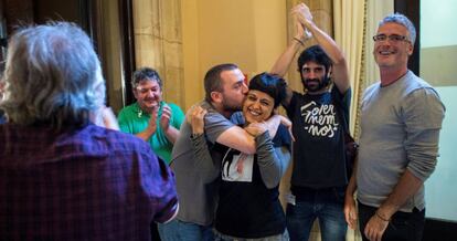 Anna Gabriel (CUP) celebra la declaració d'independència.