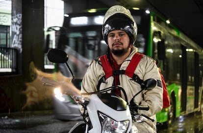 Paulo Lima, conhecido como Galo, criador do Movimento dos Entregadores Antifascitas.