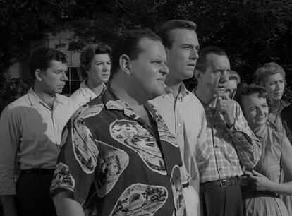 Escena del capítulo 'The Monsters are Due on Maple Street', de la serie 'The Twilight Zone', de 1960.
