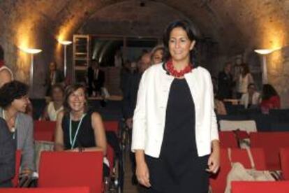 La secretaria de Estado de Turismo, María Isabel Borrego (c), a su llegada a la clausura de la primera jornada de trabajo del III Foro MICE. EFE/Archivo