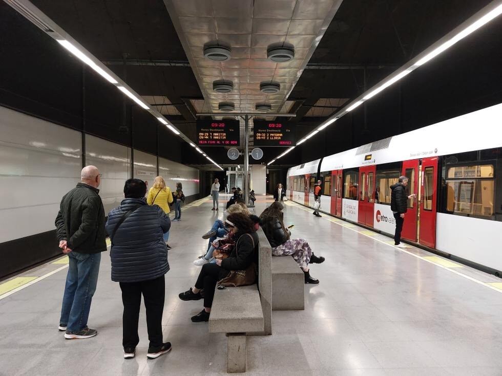 Metrovalencia recupera este martes el servicio en 106 paradas y mantiene 49 sin conexión por la dana