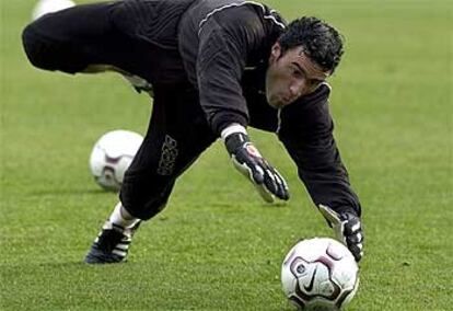 Toni, portero del Espanyol, en un entrenamiento.