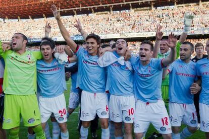 La plantilla del Celta celebrando el ascenso 