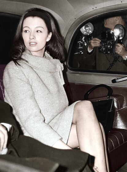 Christine Keeler, figura central del escándalo Profumo, llega a Old Bailey, el Tribunal Penal Central de Inglaterra y Gales, en 1963.