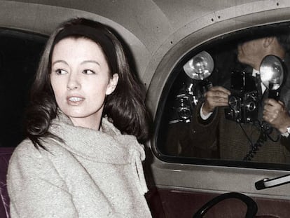 Christine Keeler, figura central del escándalo Profumo, llega a Old Bailey, el Tribunal Penal Central de Inglaterra y Gales, en 1963.