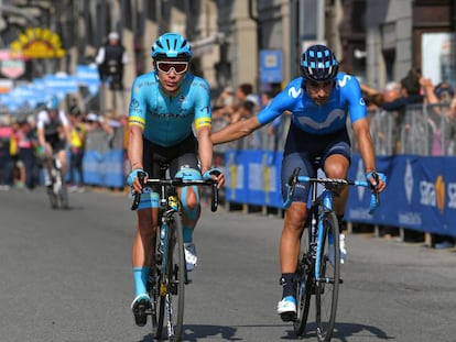 Superman López y Mikel Landa, tras llegar a la meta de Pinarelo.