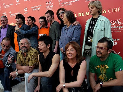El equipo de la película <i>Tapas,</i> ayer en Málaga.