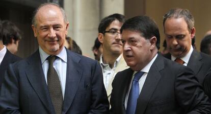 Rodrigo Rato, expresidente de Bankia, junto al exvicepresidente de Bancaja, Jos&eacute; Luis Olivas