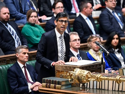 El primer ministro del Reino Unido, Rishi Sunak, durante su intervención en el Parlamento, este jueves.