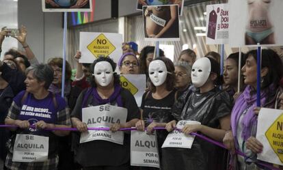 Protesta contra los vientres de alquiler en 2017 en Madrid.