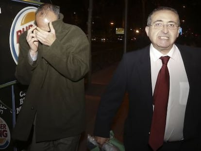 Juan Jos&eacute; Gil panizo a la salida del juzgado en 2014. 