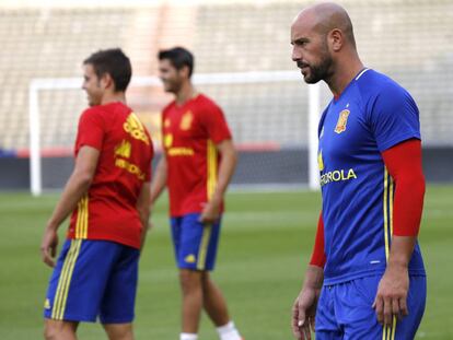 Reina, durante el entrenamiento de Espa&ntilde;a en Bruselas.