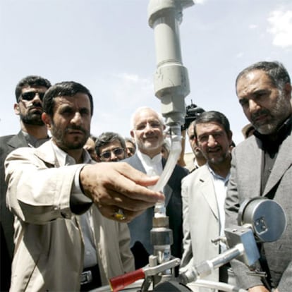 El presidente iraní, durante la inauguración de la planta de Arak.