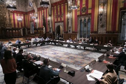 Reunión de la Junta de Seguridad de Cataluña en el Saló de Cent del Ayuntamiento de Barcelona.